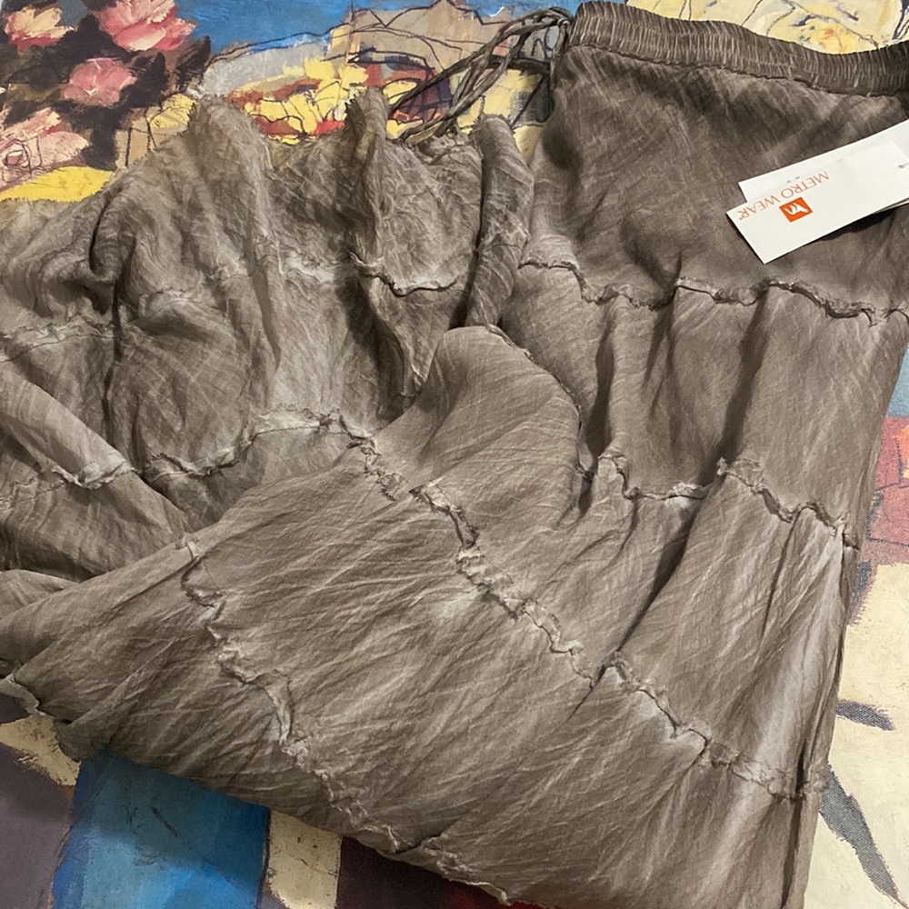 Skirt - Picture 2 of 3